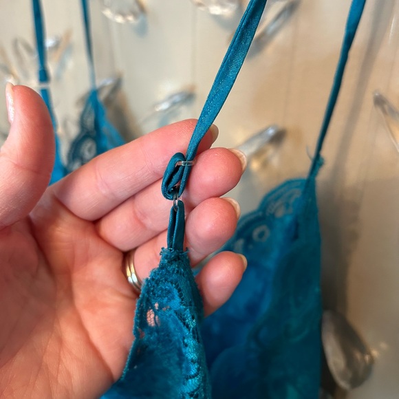 VTG Victoria’s Secret Aqua Slip - Picture 6 of 9